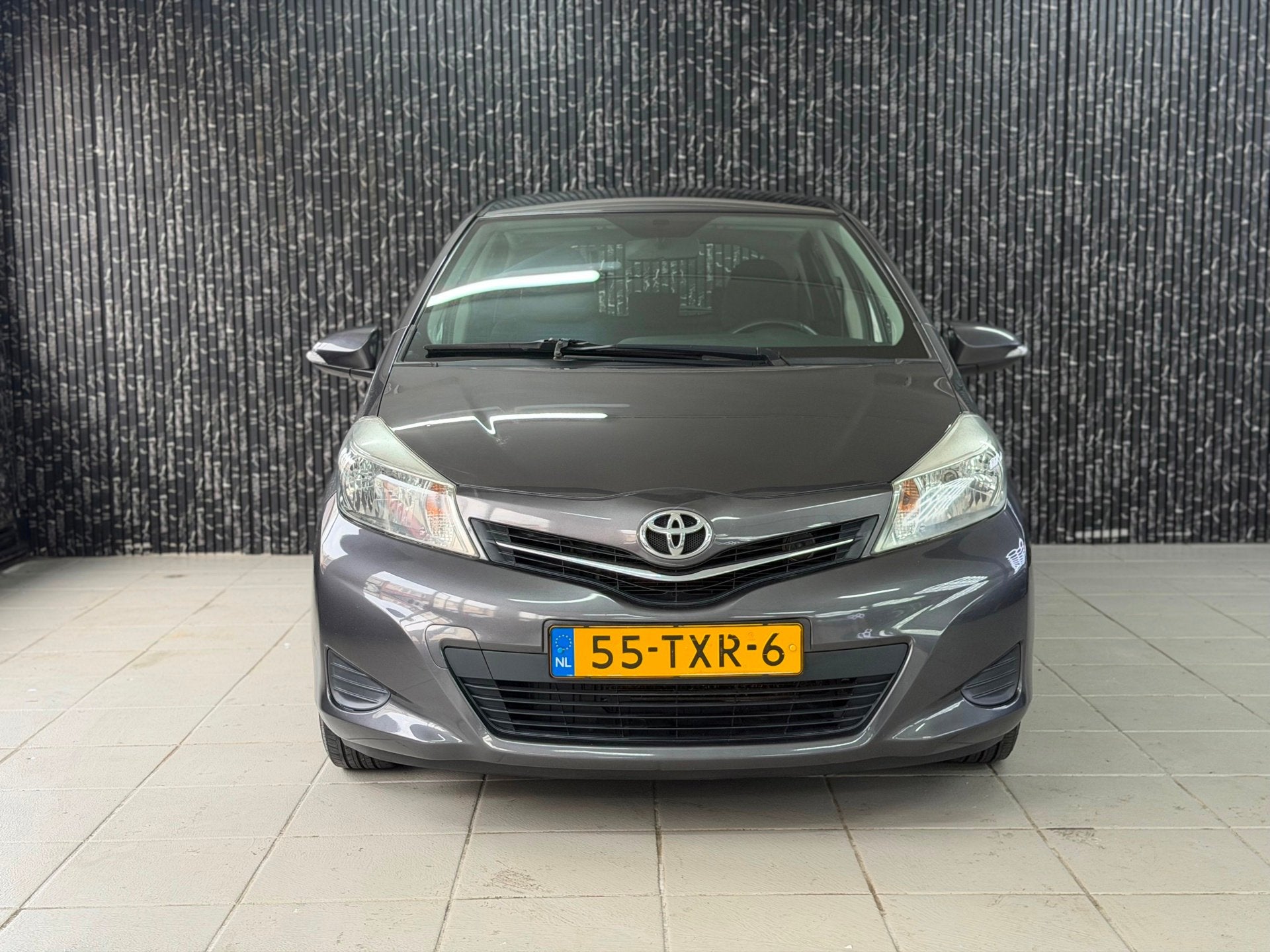 Toyota Yaris 1.3 VVT-i Executive Automaat | Airco | camera, Auto's, 4 cilinders, Leder en Stof, Bedrijf, 99 pk