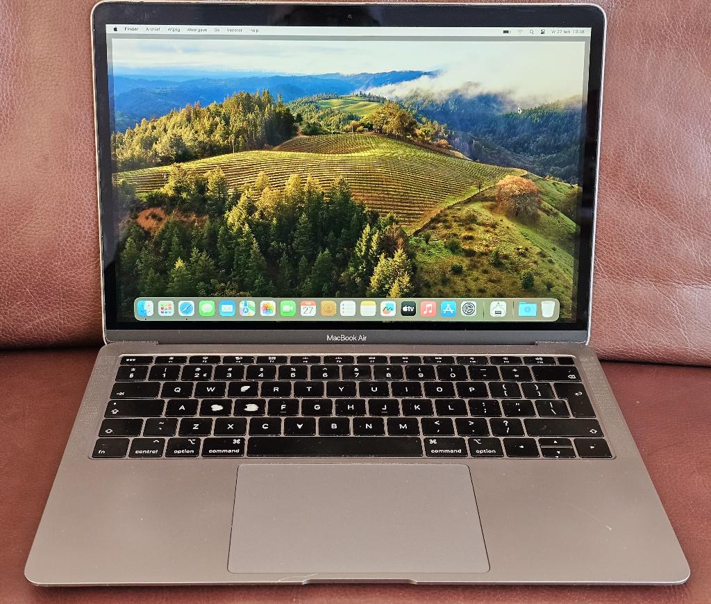 mooie MacBook Air 13" - kleur Space Grey - in nette staat, Computers en Software, Apple Macbooks, Ophalen, Gebruikt, Qwerty, 8 GB