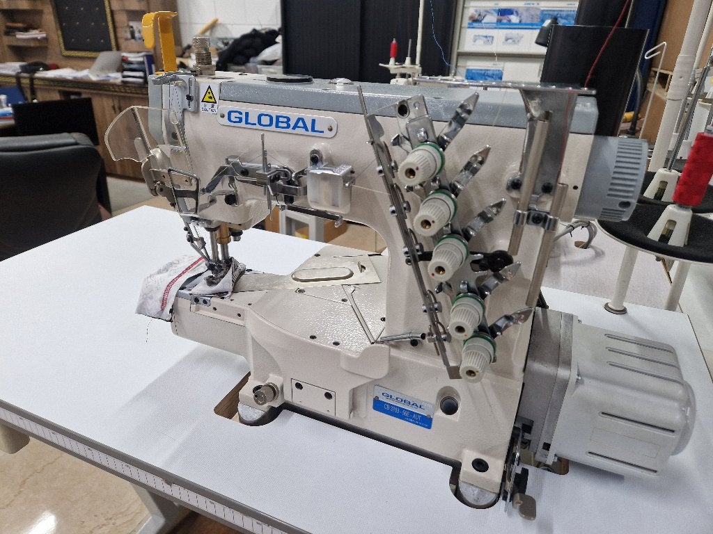 Global CB 3703-56E-AUT Naaimachine–Zo goed als nieuw 3, Industrieel, Ophalen, Overige merken, Naaimachine