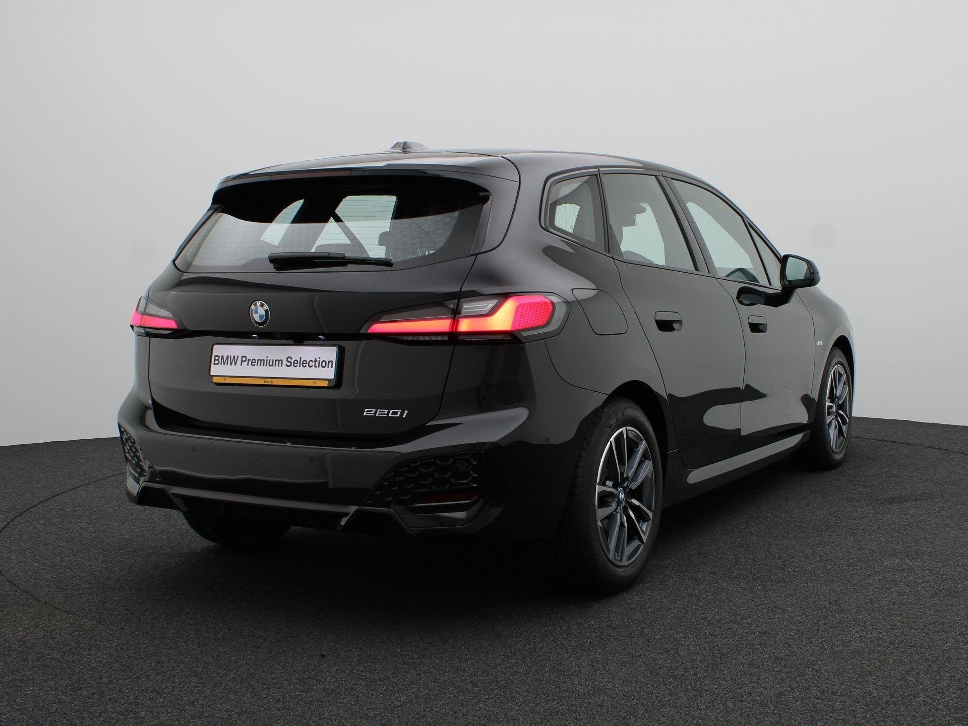 BMW 2 Serie Active Tourer 220i M Sportpakket | Achteruitrijc, Auto's, Stof, Gebruikt, Metallic lak, Met garantie (alle)