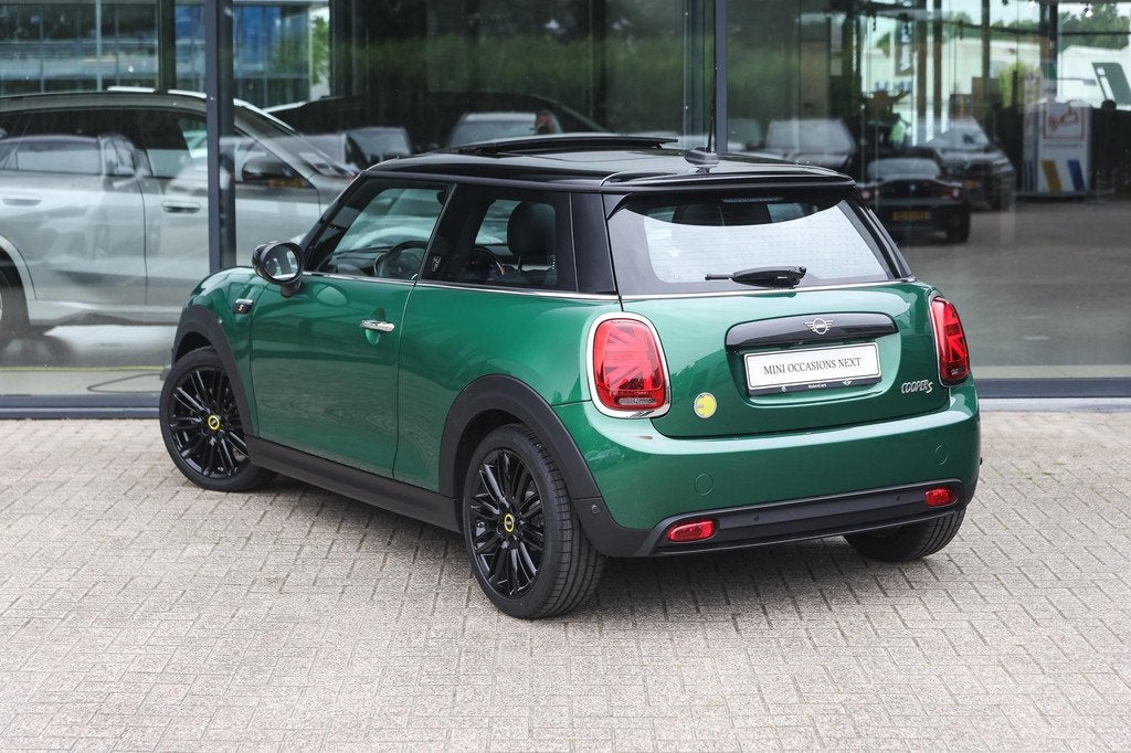 MINI Electric MINI Yours / Panoramadak / Sportstoelen / Acht, Gebruikt, Met garantie (alle), 4 stoelen, Leder