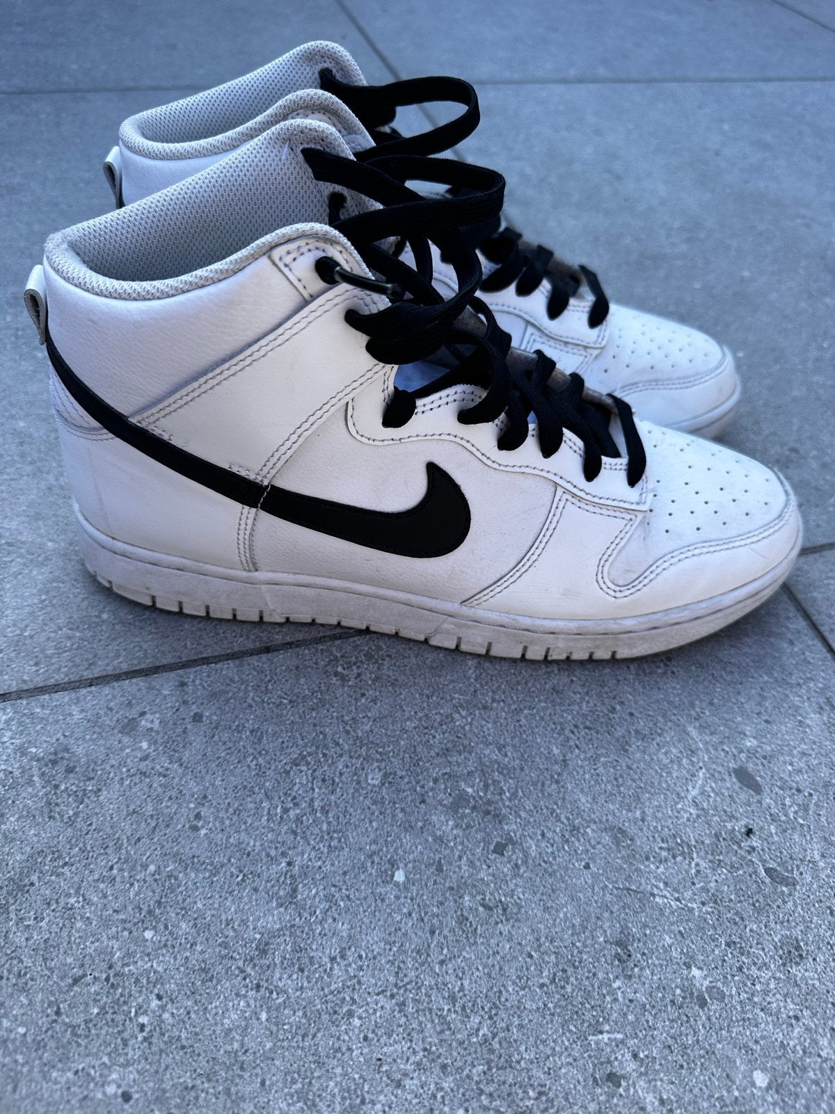 Nike Dunk High Sneakers - Wit met Zwart, Kleding | Heren, Schoenen, Ophalen, Gedragen, Wit, Sneakers of Gympen