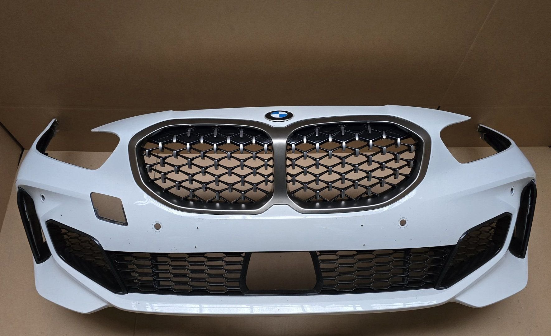Voorbumper BMW 1 Serie F40 M PERFORMANCE 4xPDC 51118070928, Gebruikt, -, Voor, Ophalen of Verzenden