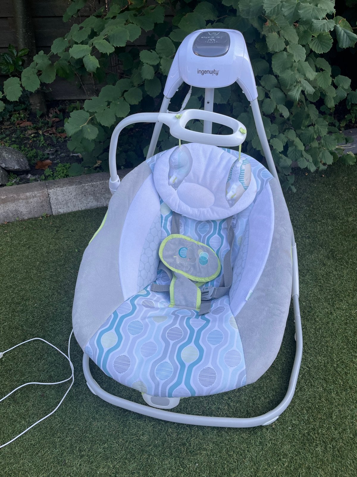 Ingenuity Schommelstoel met muziek en trilfunctie, Kinderen en Baby's, Overige merken, Schommelstoel, Ophalen of Verzenden, Met gordel(s) of riempje(s)