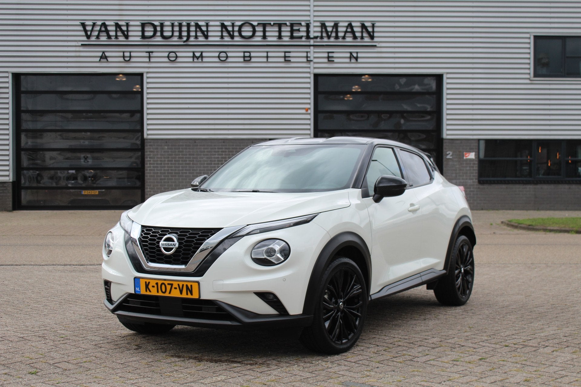 Nissan Juke 1.0 DIG-T Enigma / Carplay / Camera / Stoelverwa, Auto's, Dealer onderhouden, Stof, Met garantie (alle), 116 pk