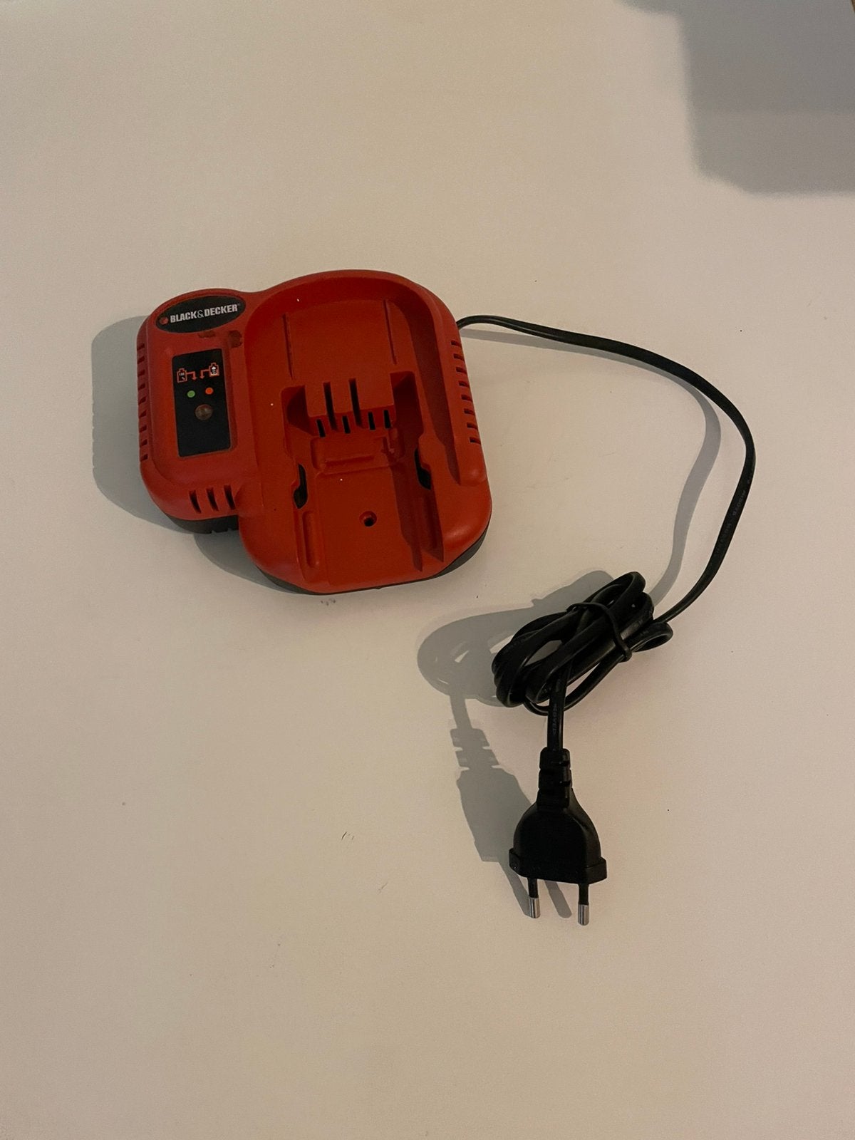 Black & Decker acculader voor 18V accu's, Ophalen of Verzenden, Gebruikt