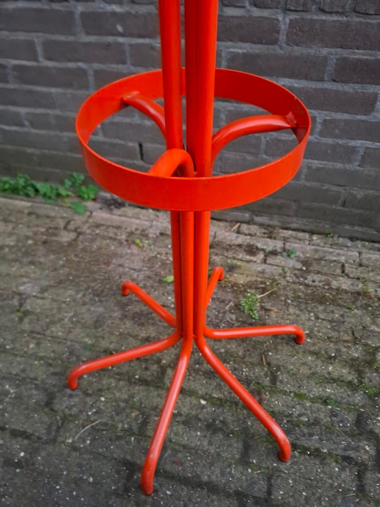 Vintage ijzeren kapstok - Oranje staande kapstok, Ophalen, Gebruikt, Metaal, Staande kapstok