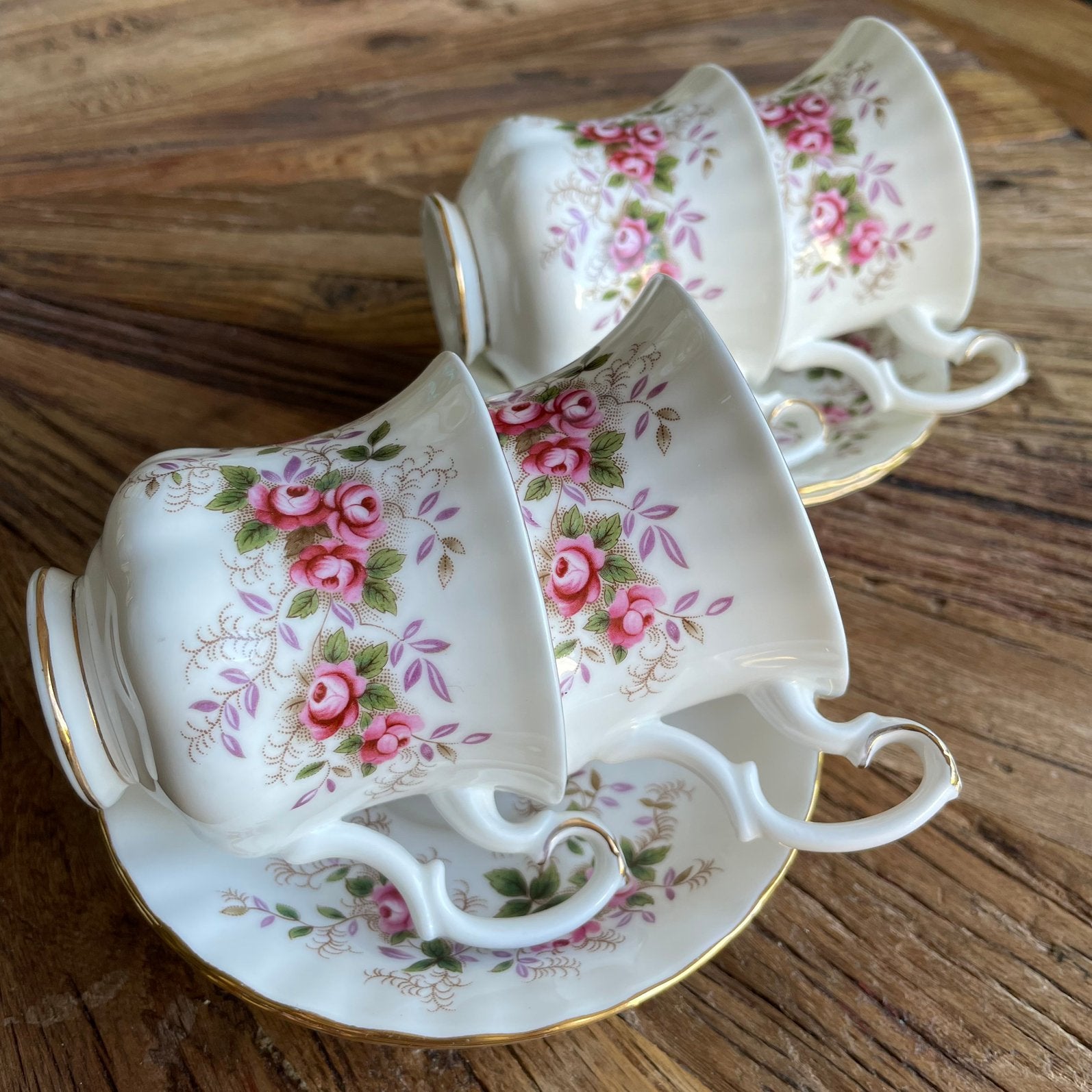Royal albert Lavender rose 4 stuks, Ophalen of Verzenden, Zo goed als nieuw, Porselein, Kop en/of schotel