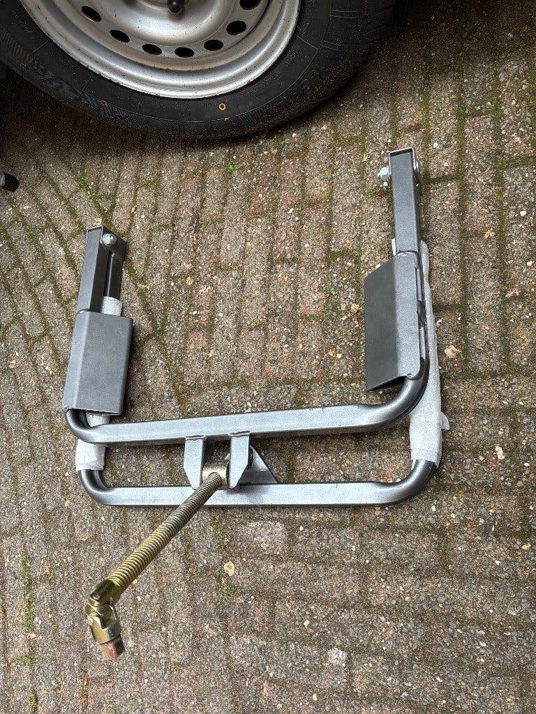 Leveller voor caravan, Ophalen, Zo goed als nieuw