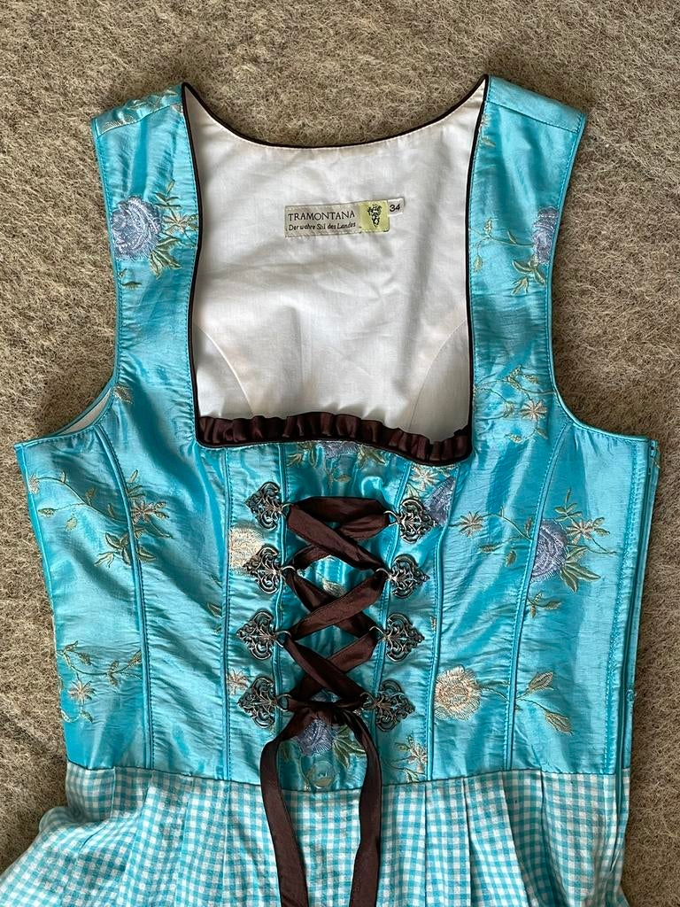 Dirndl blauw met bloemen, Kleding | Dames, Carnavalskleding en Feestkleding, Verzenden, Zo goed als nieuw, Maat 34 (XS) of kleiner