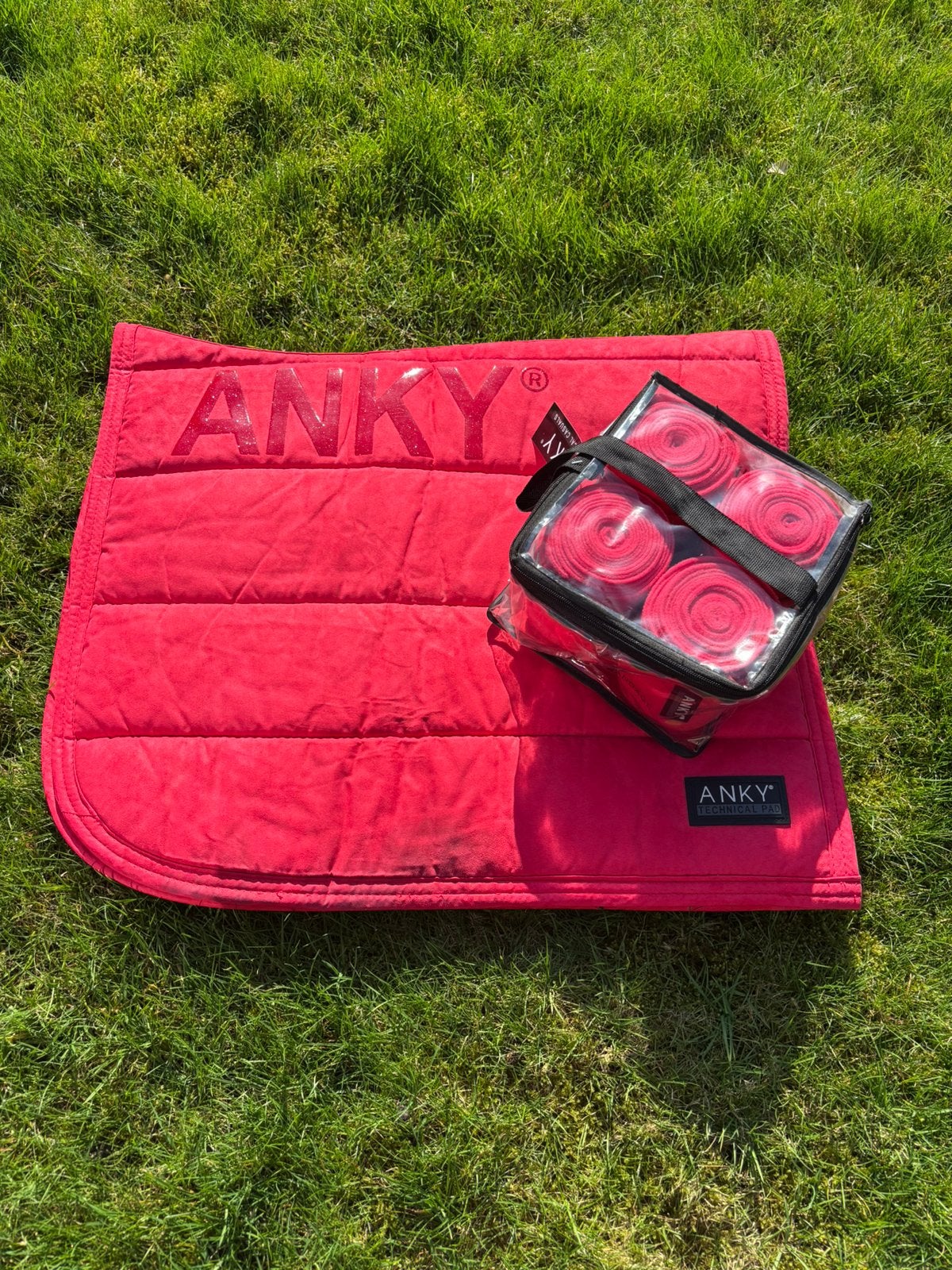 Anky zadeldek + bandages, Dieren en Toebehoren, Paarden en Pony's | Dekens en Dekjes, Ophalen of Verzenden, Zo goed als nieuw