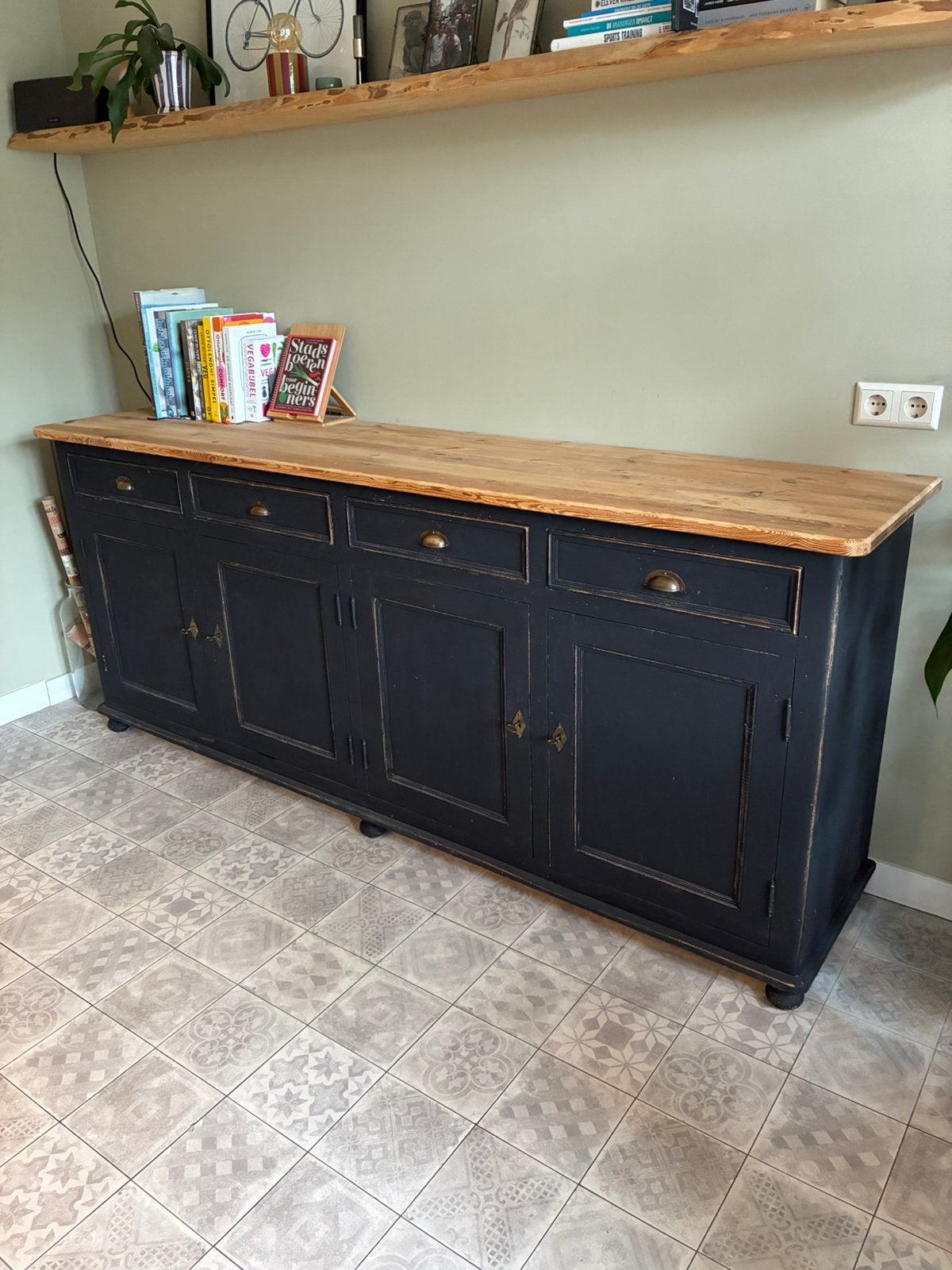 Dressoir vintage black, Ophalen, Zo goed als nieuw, 50 tot 75 cm, 200 cm of meer