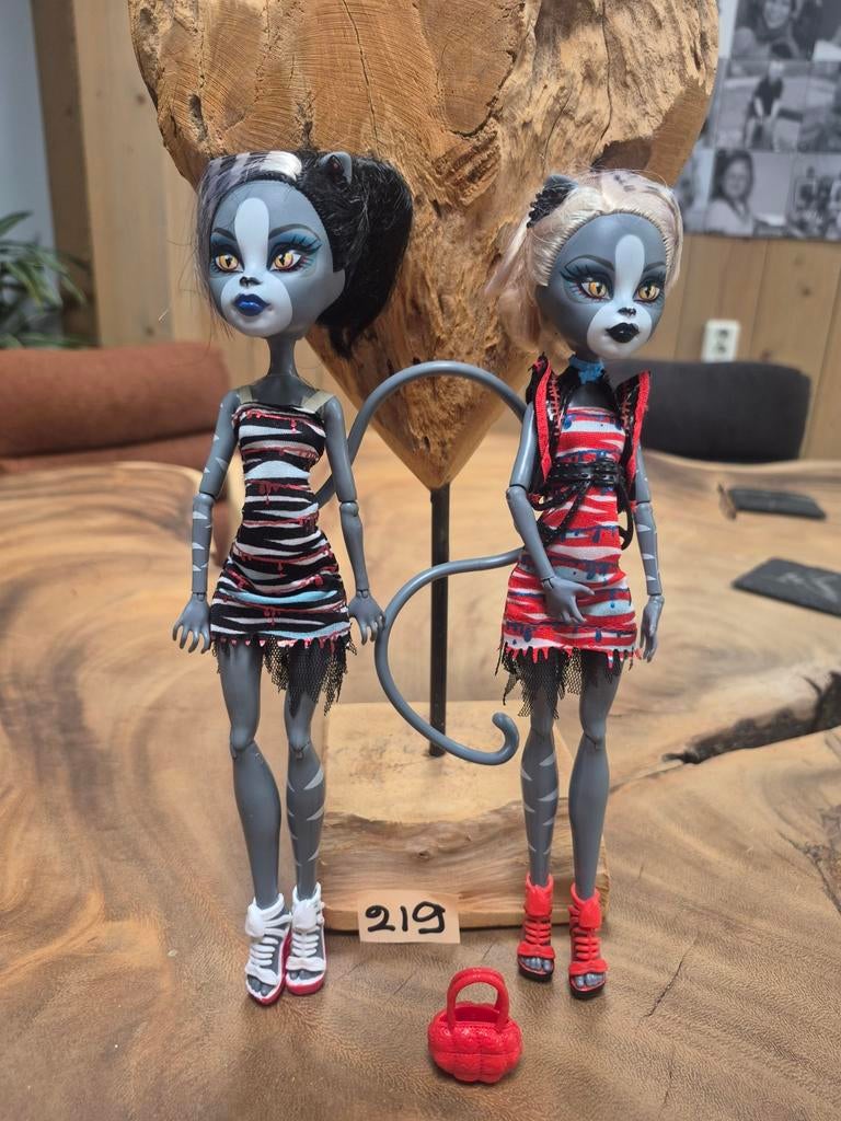 Monster High Poppen - Catty Noir en Toralei Stripe, Ophalen of Verzenden, Gebruikt, Overige typen