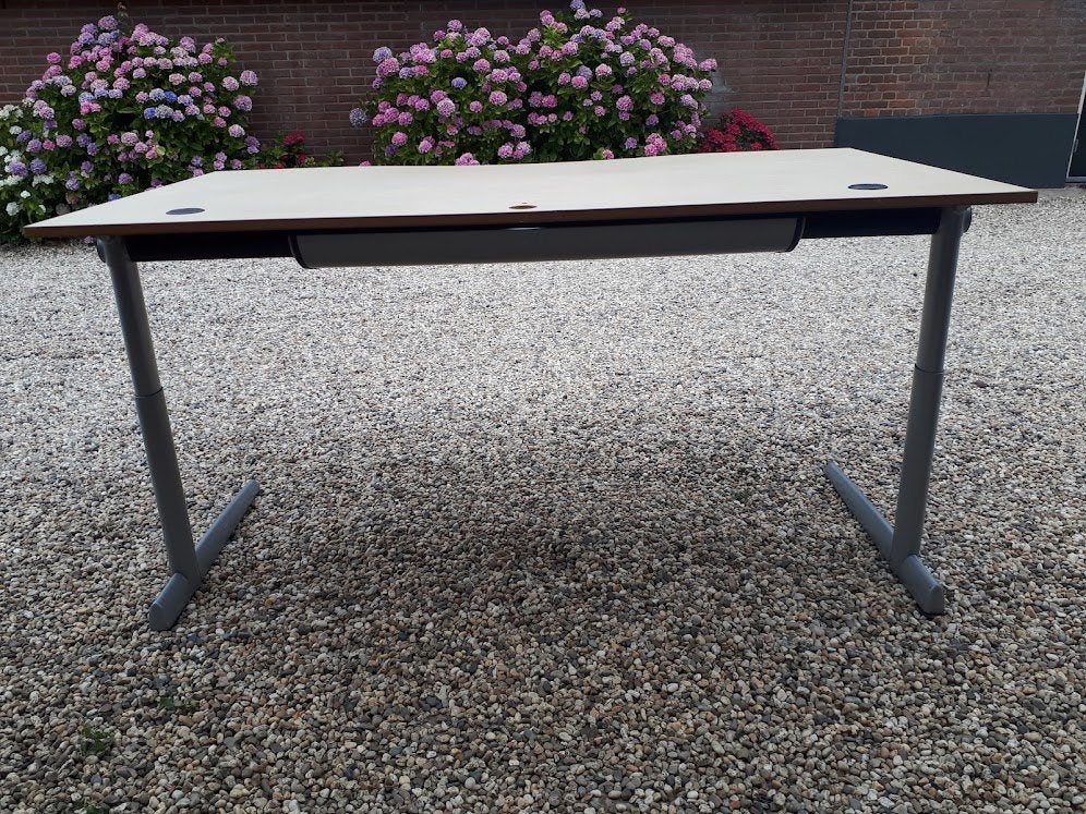 Bureau in hoogte verstelbaar, Ophalen, Zit-sta bureau, Gebruikt, 180 cm
