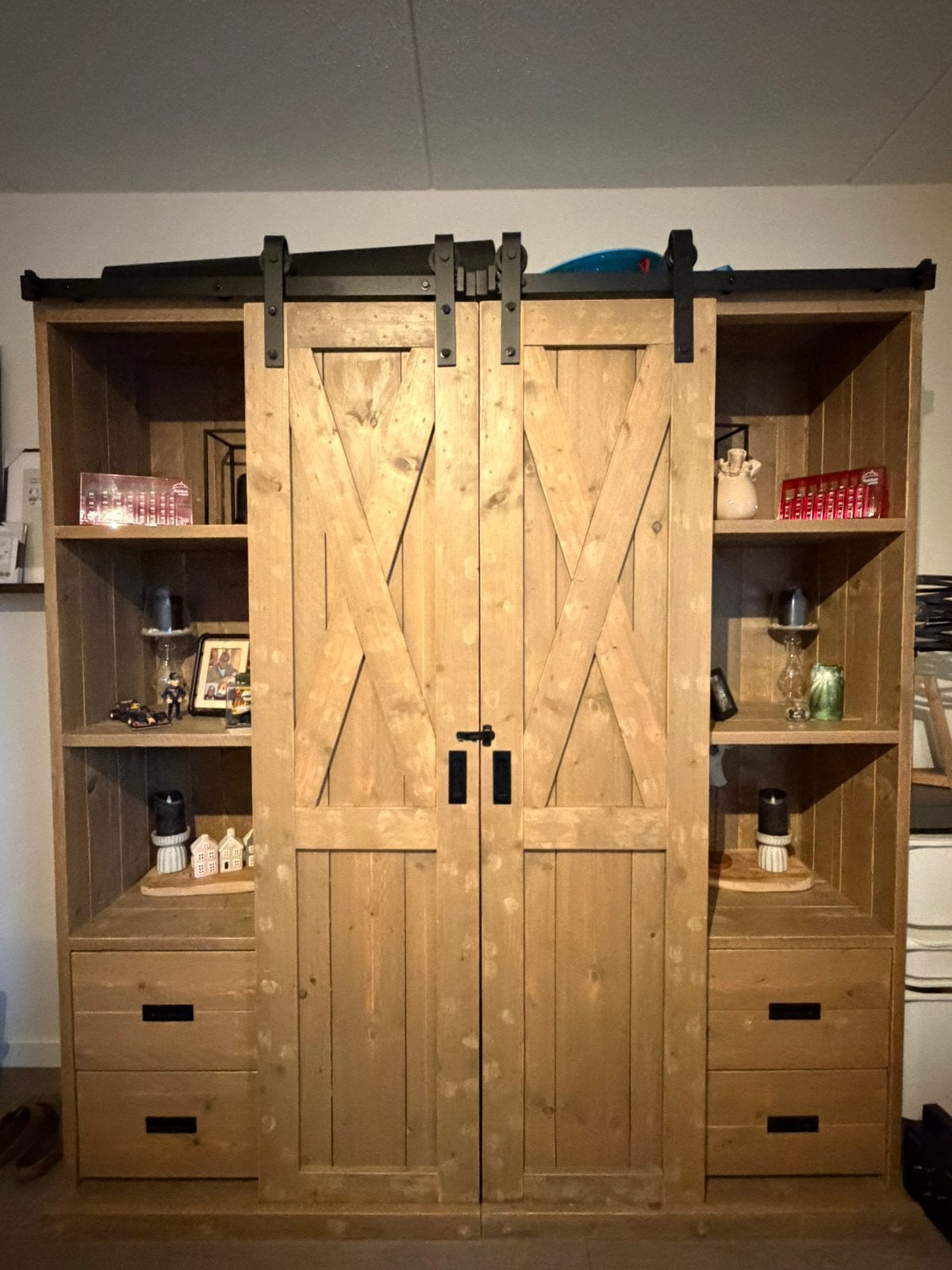 Prachtige kast, Huis en Inrichting, Ophalen, Overige materialen, Gebruikt, Met deur(en)