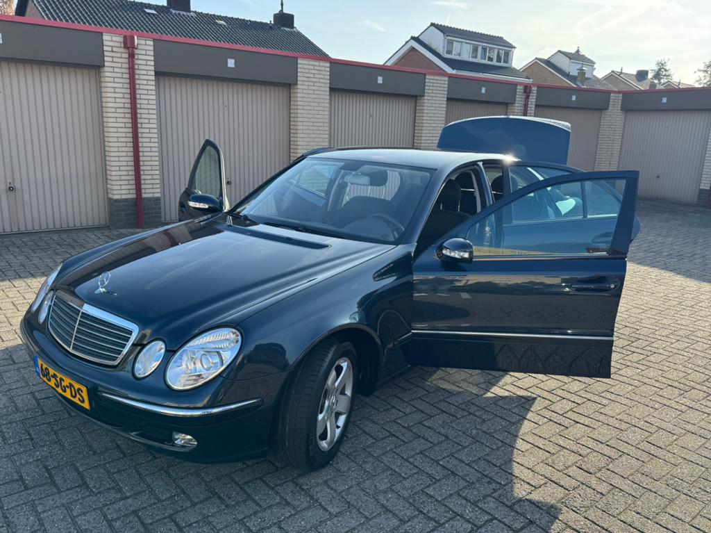 Mercedes E240 4MATIC (2006) <100.000 km – nieuwstaat, Auto's, Automaat, 2597 cc, Zwart, Origineel Nederlands