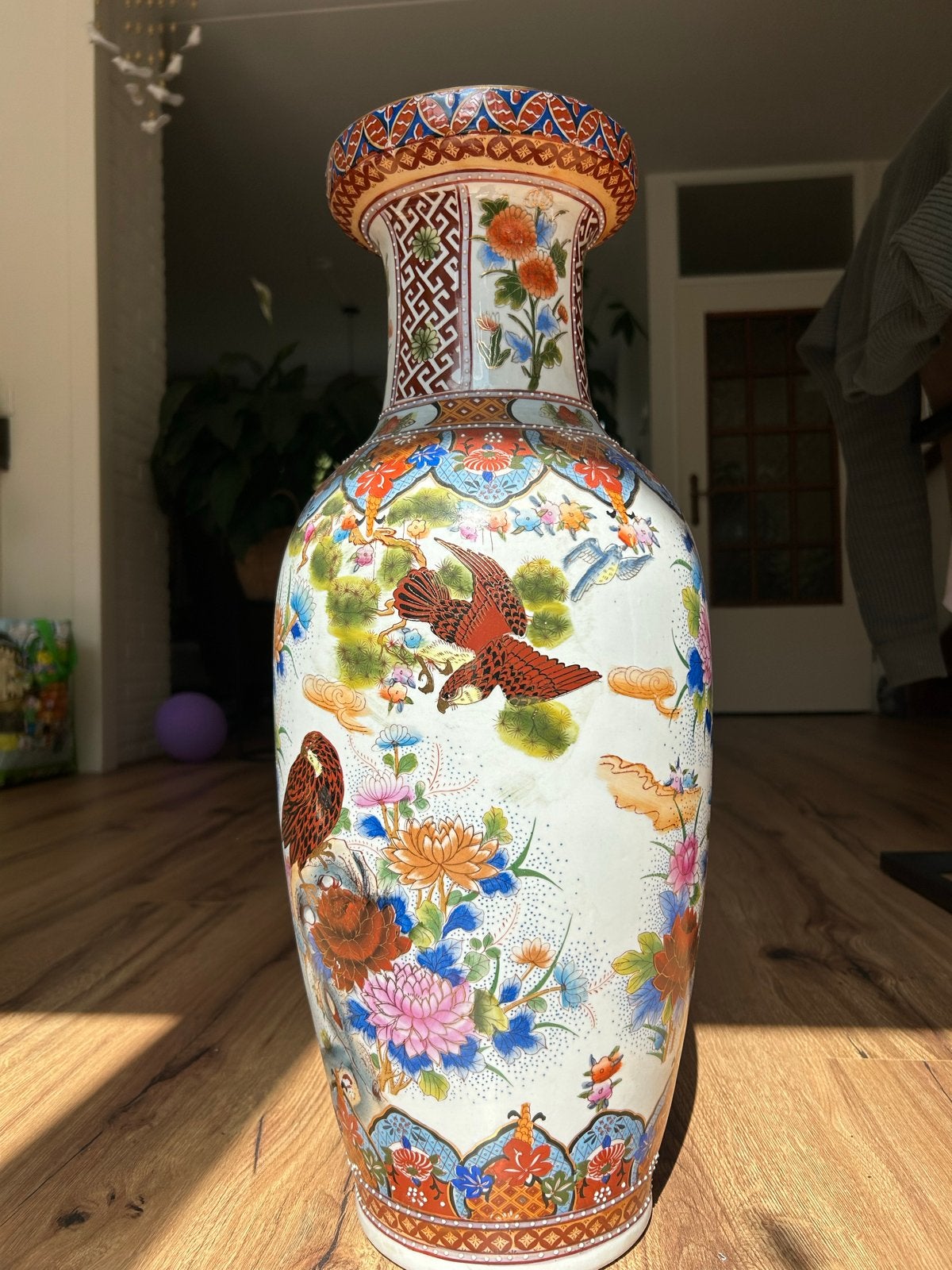 Grote handbeschilderde Chinese vaas, Ming Dynastie stijl, Ophalen