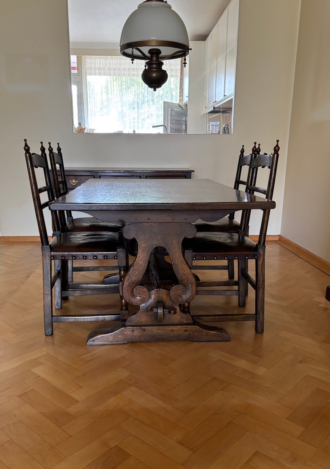 Frantino tafel eiken, + 4 boeren-knopstoelen-leren zitting, Ophalen