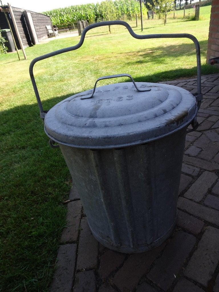 Zinken vuilnisbak, Ophalen, Overige materialen, Gebruikt, 40 liter of meer