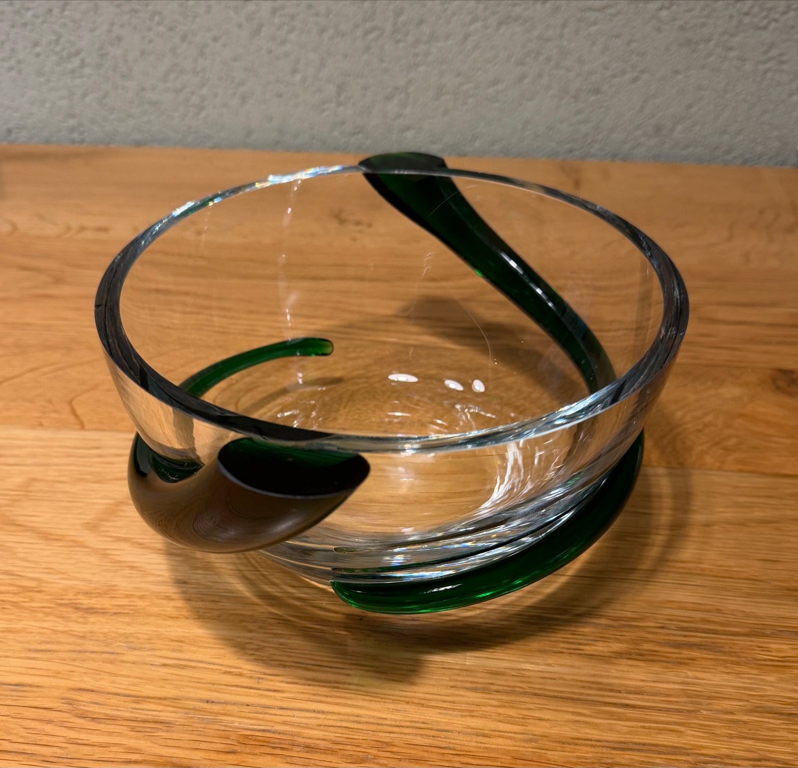 Glazen schaal met groene spiraal - Decoratief object, Antiek en Kunst, Ophalen of Verzenden