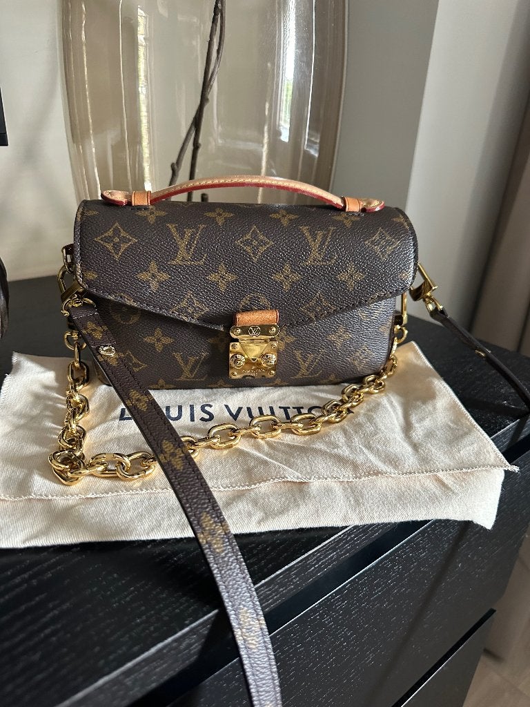 Louis Vuitton Pochette Métis East West Monogram, Ophalen of Verzenden, Zo goed als nieuw, Bruin, Handtas