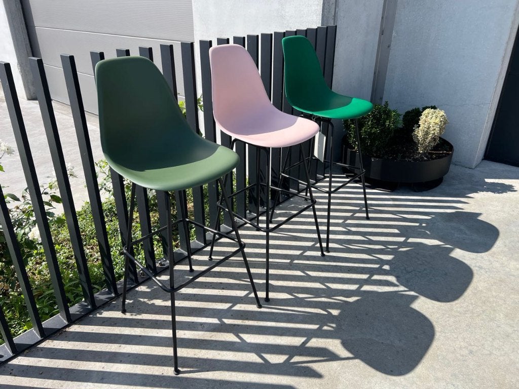 Vitra Eames barkruk, 3x, Met voetsteun, Verzenden, 60 tot 90 cm, Zo goed als nieuw