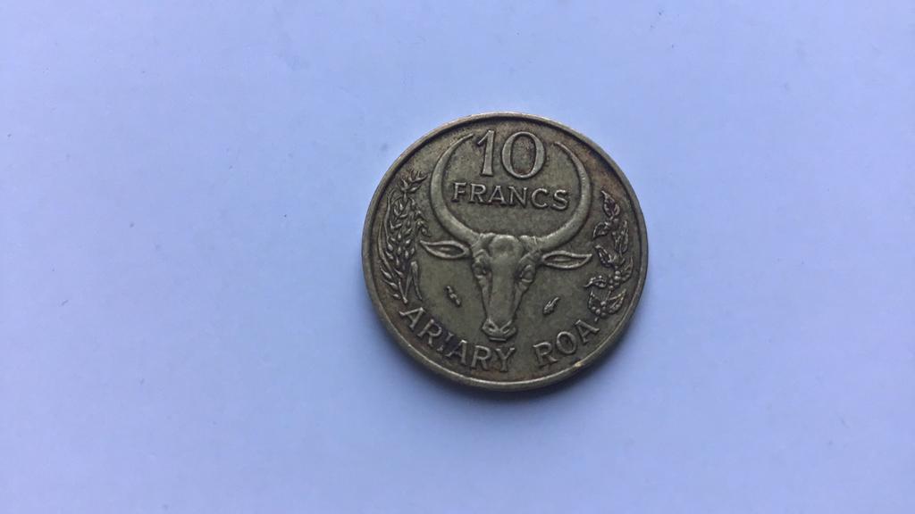 Malagasy 10 francs 1983., Postzegels en Munten, Munten | Afrika, Ophalen of Verzenden, Overige landen