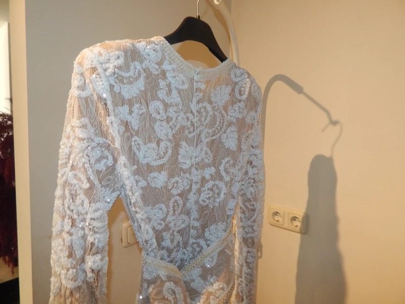 Unique the label jumpsuit kant look nude voering lovertjes S, Verzenden, Wit, Zo goed als nieuw, Maat 36 (S)