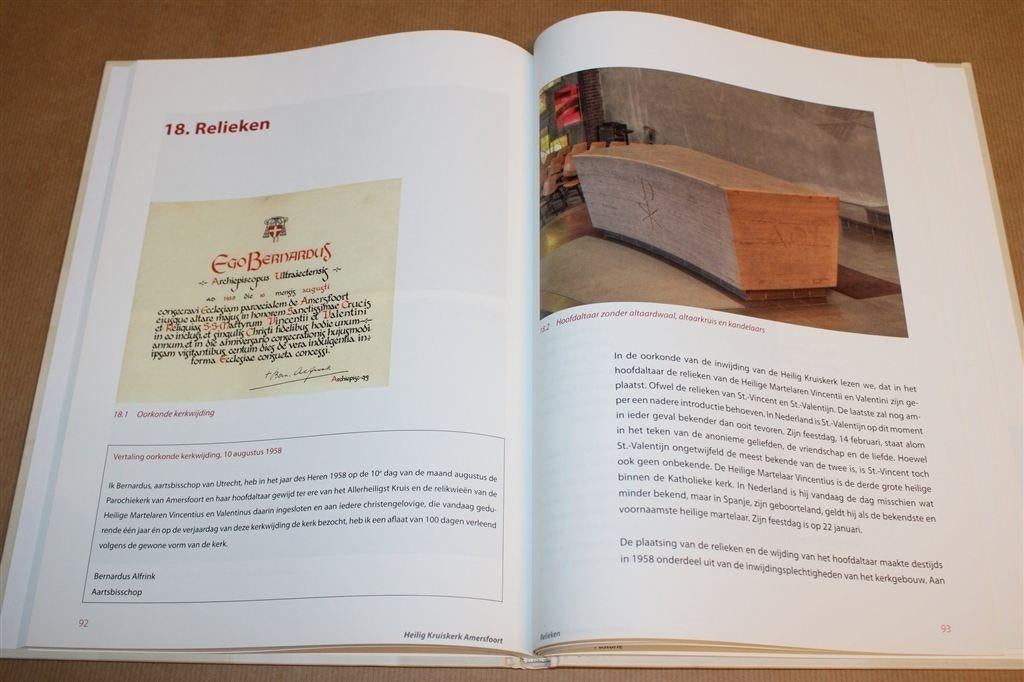 Heilig Kruiskerk Amersfoort — Geschiedenis — Zeldzaam, Ophalen of Verzenden, Zo goed als nieuw
