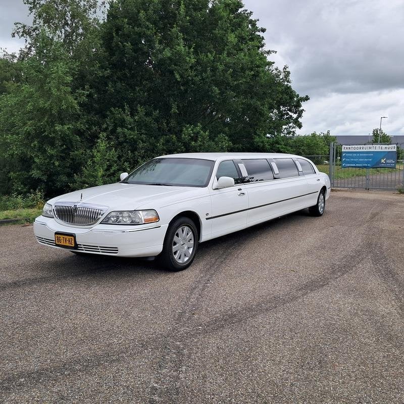 Limousine, Lincoln, Town Car, Wit, 2003, Automaat, Achterwielaandrijving, Wit, 218 pk