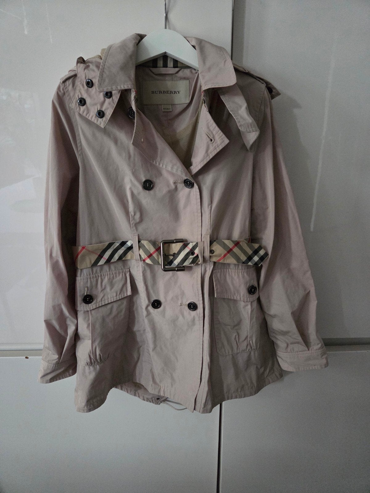 Burberry Jas Trenchcoat Maat 128, Jongen of Meisje, Ophalen of Verzenden, Zo goed als nieuw, Burberry