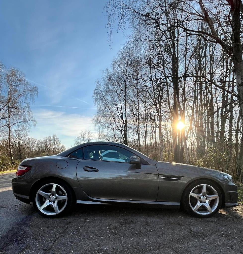 Mercedes-Benz SLK 250 150KW Blue Eff. Aut7 2011 Grijs, Auto's, Mercedes-Benz, Automaat, Cabriolet, 1796 cc, Overige kleuren