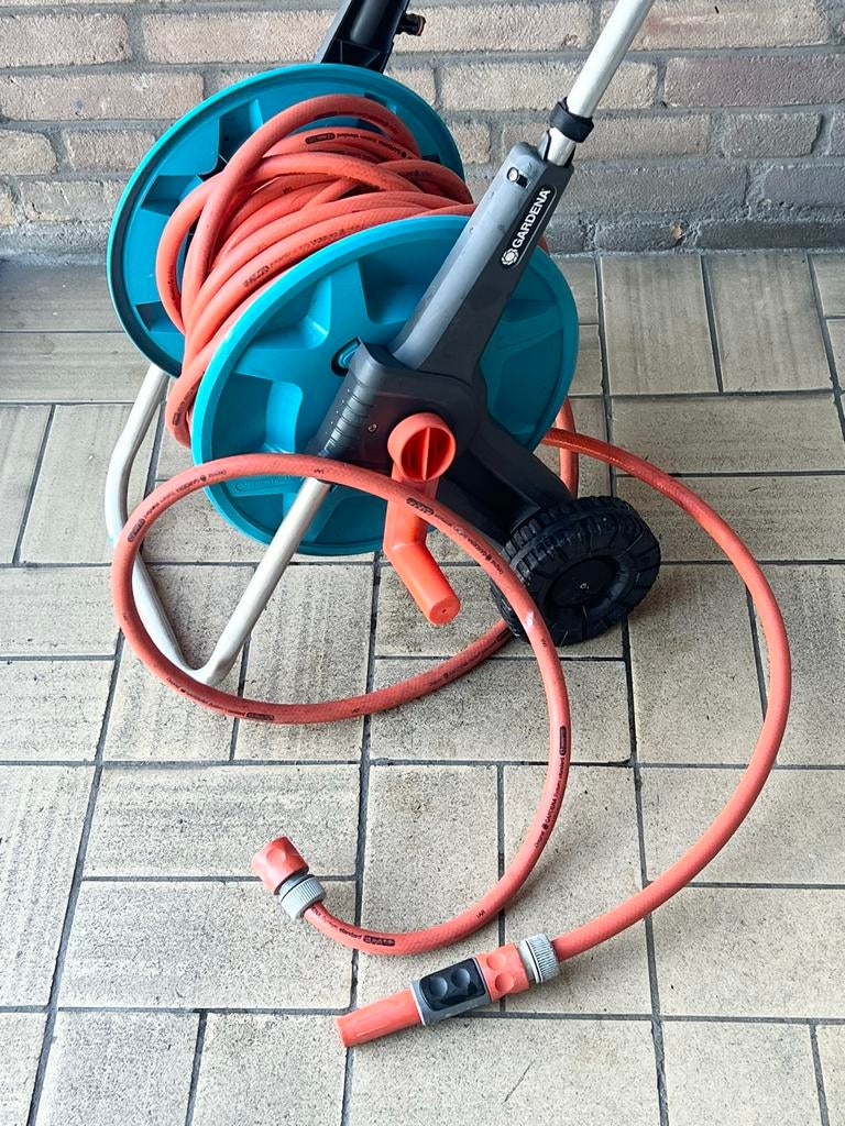 Gardena Tuinslanghaspel met slang 15 Meter Lang, Ophalen of Verzenden, Gebruikt, Tuinslanghaspel