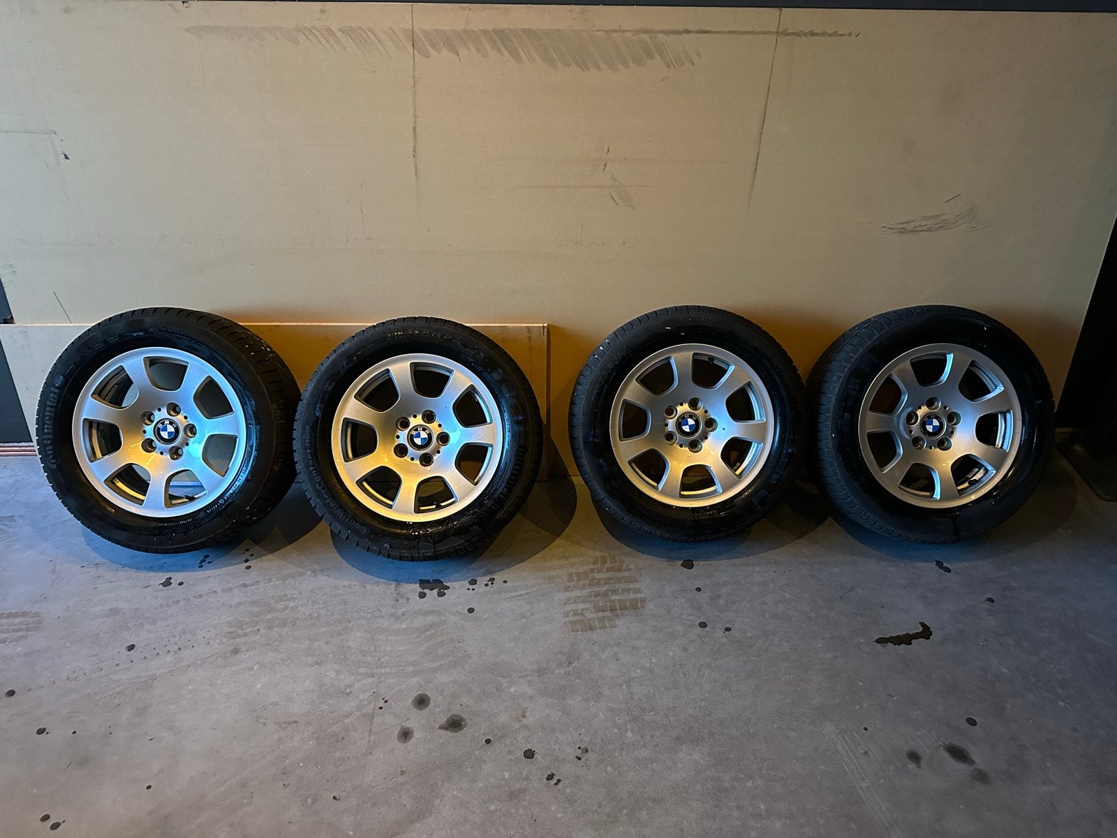 BMW 16 inch velgen met Continental winterbanden, Ophalen of Verzenden, Gebruikt
