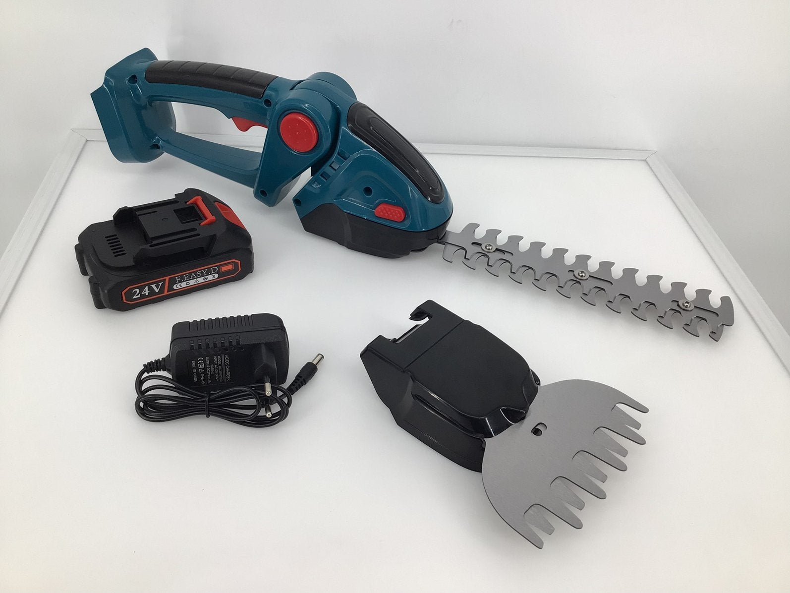 Heggenschaar en Grastrimmer.Nieuw.Werkt op Makita18v.€ 36,00, Tuin en Terras, Heggenscharen, Ophalen of Verzenden, Nieuw, Accu