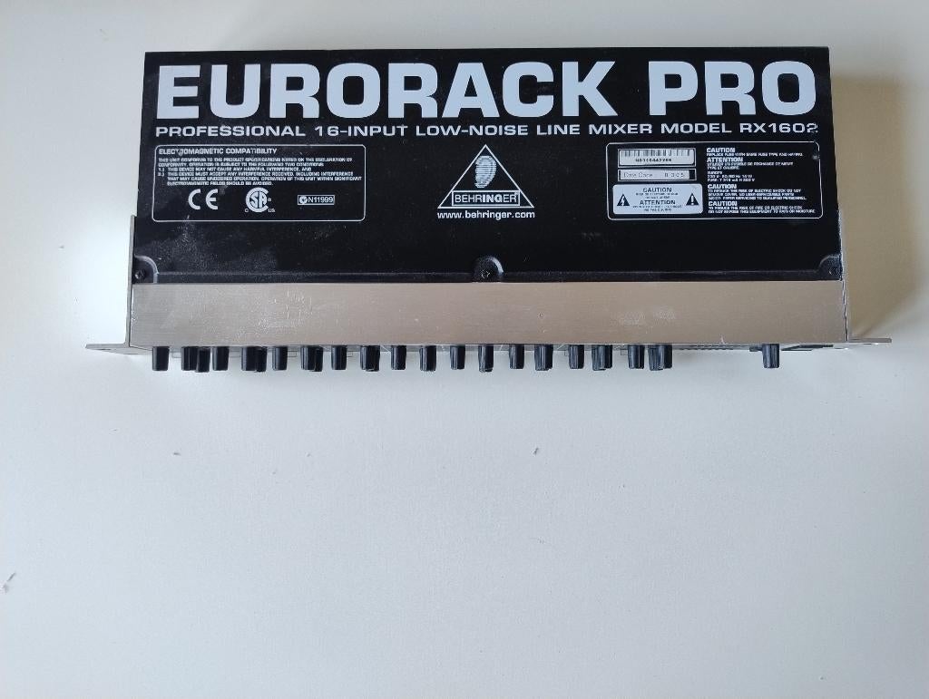 Behringer Eurorack Pro RX1602 – 16-kanaals rack line mixer, Muziek en Instrumenten, Ophalen of Verzenden, Zo goed als nieuw, 10 tot 20 kanalen