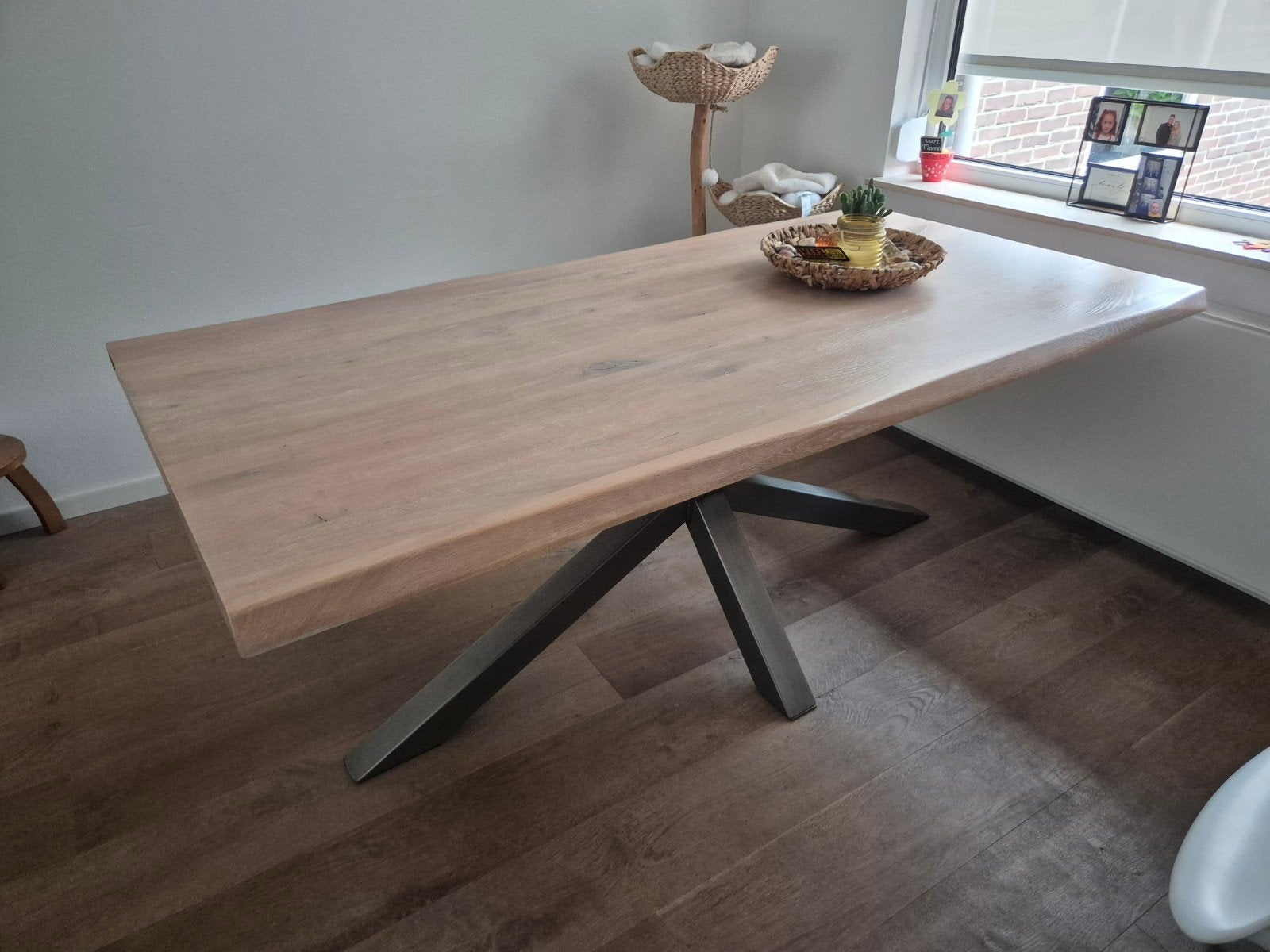 Goossens Eetkamertafel Boomstamvormig blad 2.0m x 1.0m, Huis en Inrichting, Tafels | Eettafels, Gebruikt, 100 tot 150 cm, Eikenhout