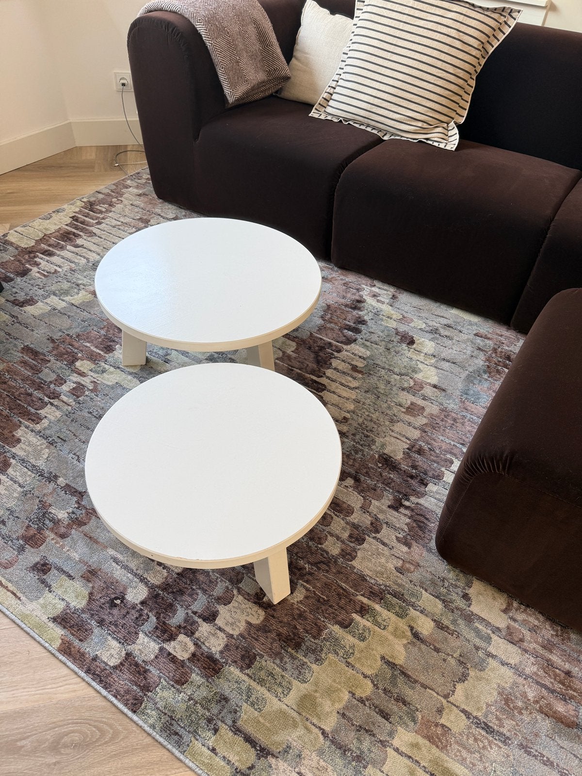 Twee witte salontafels van WOOOD, Ophalen, Gebruikt, Basic deens, Rond