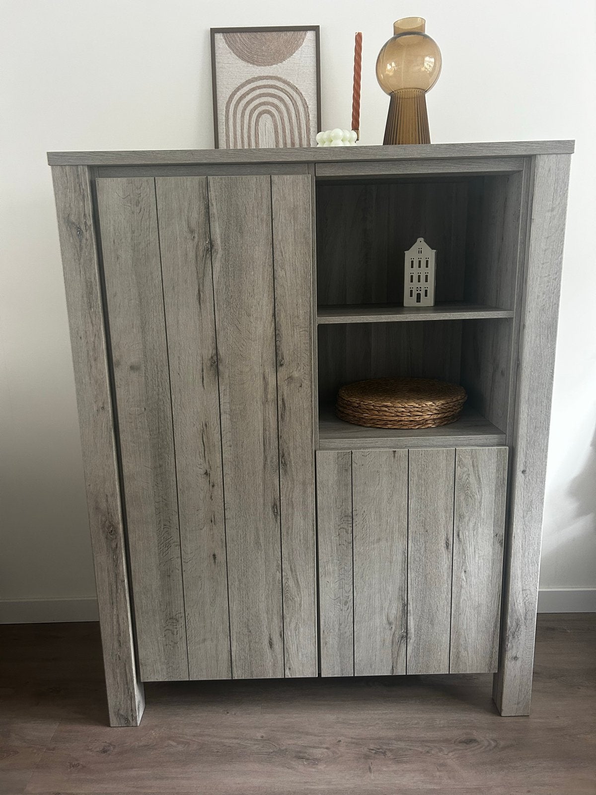 Houten servies kast met opbergruimte grijs look, Ophalen, Met deur(en), 100 tot 150 cm, Zo goed als nieuw