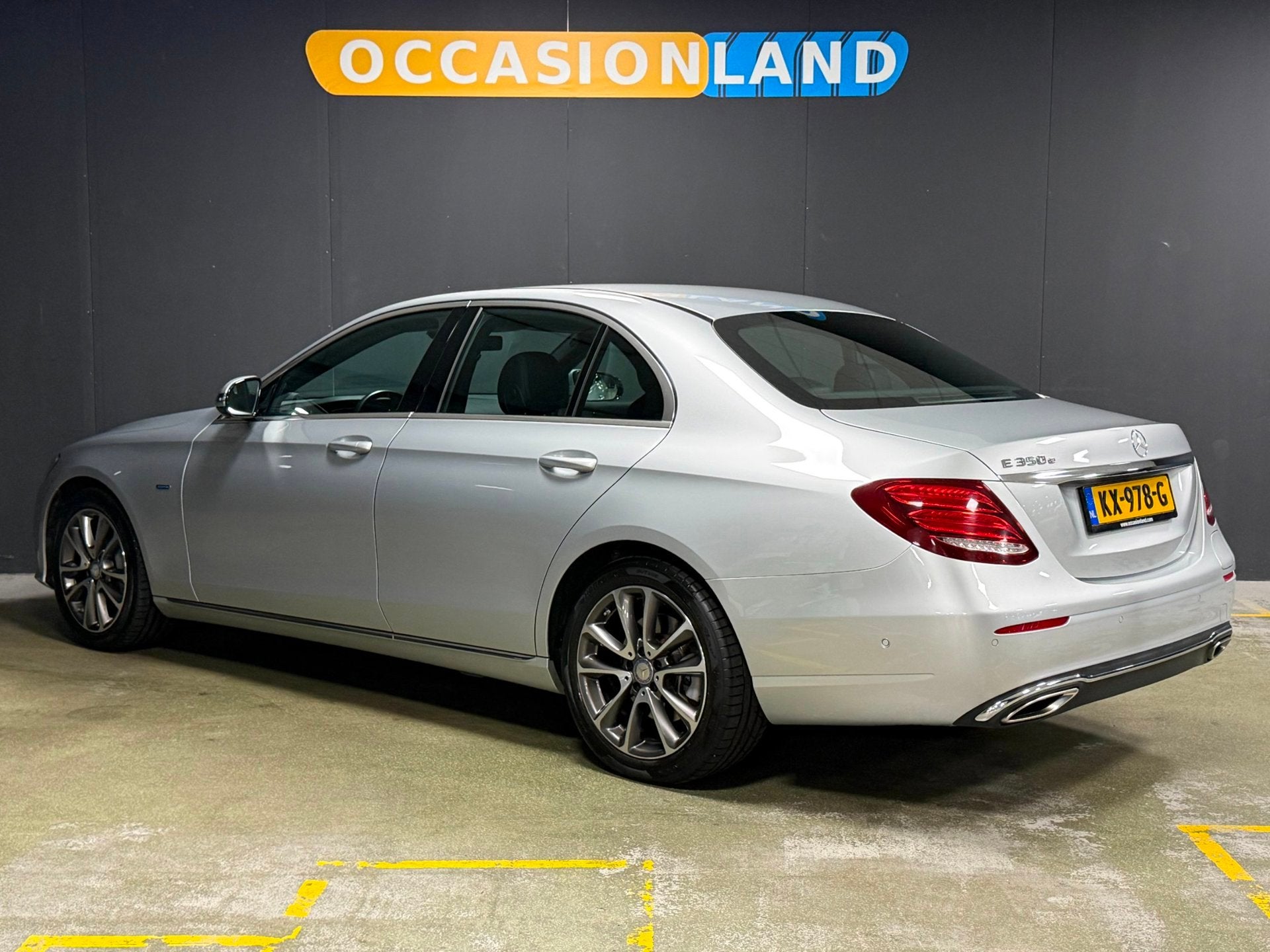Mercedes-Benz E-klasse 350 e Lease Edition|NL-AUTO|LED|STOEL, Automaat, Achterwielaandrijving, Gebruikt, Leder en Stof