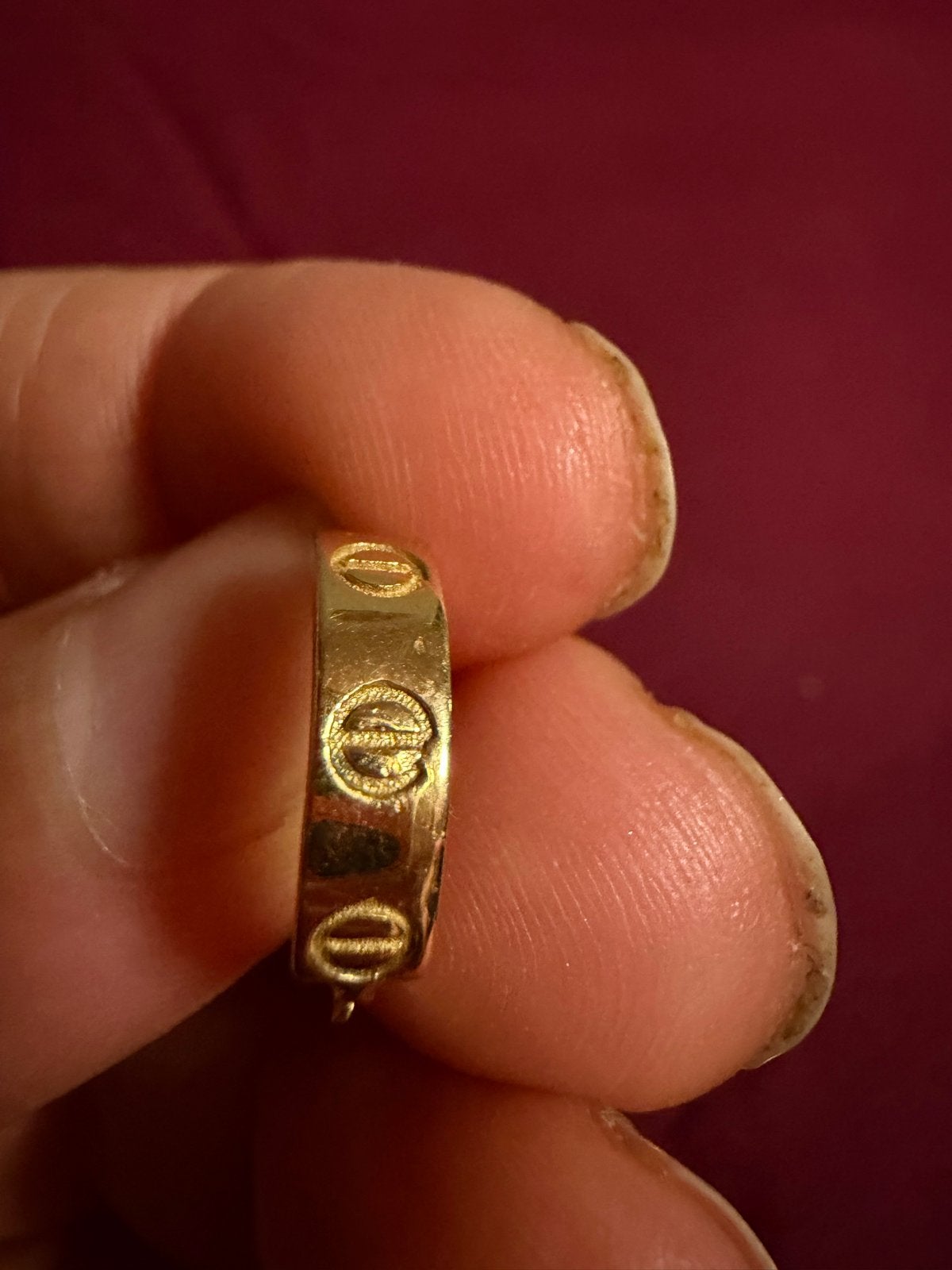 Gouden oorbellen met Cartier Love-stijl design, Ophalen of Verzenden, Zo goed als nieuw, Goud, Hangers