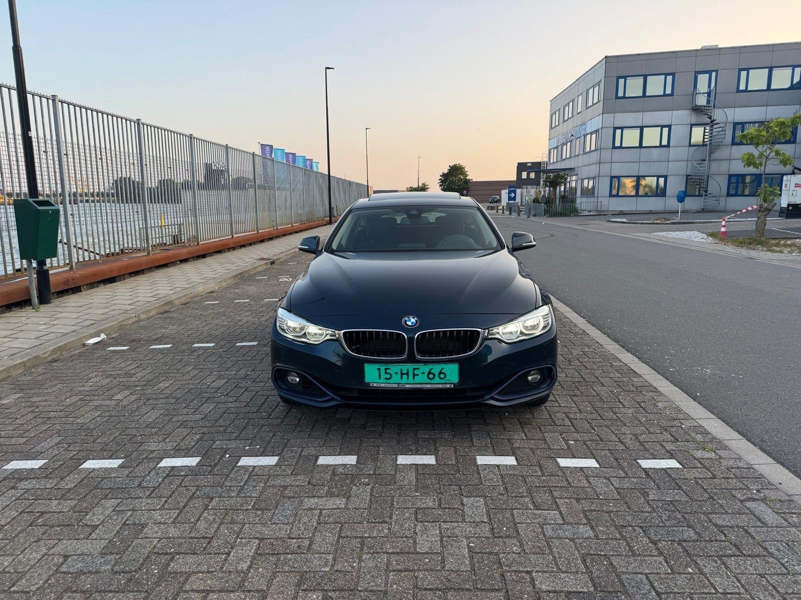 BMW 4-serie Gran Coupé 435d xDrive Centennial High Executiv, Auto's, Automaat, Blauw, Leder en Stof, Bedrijf