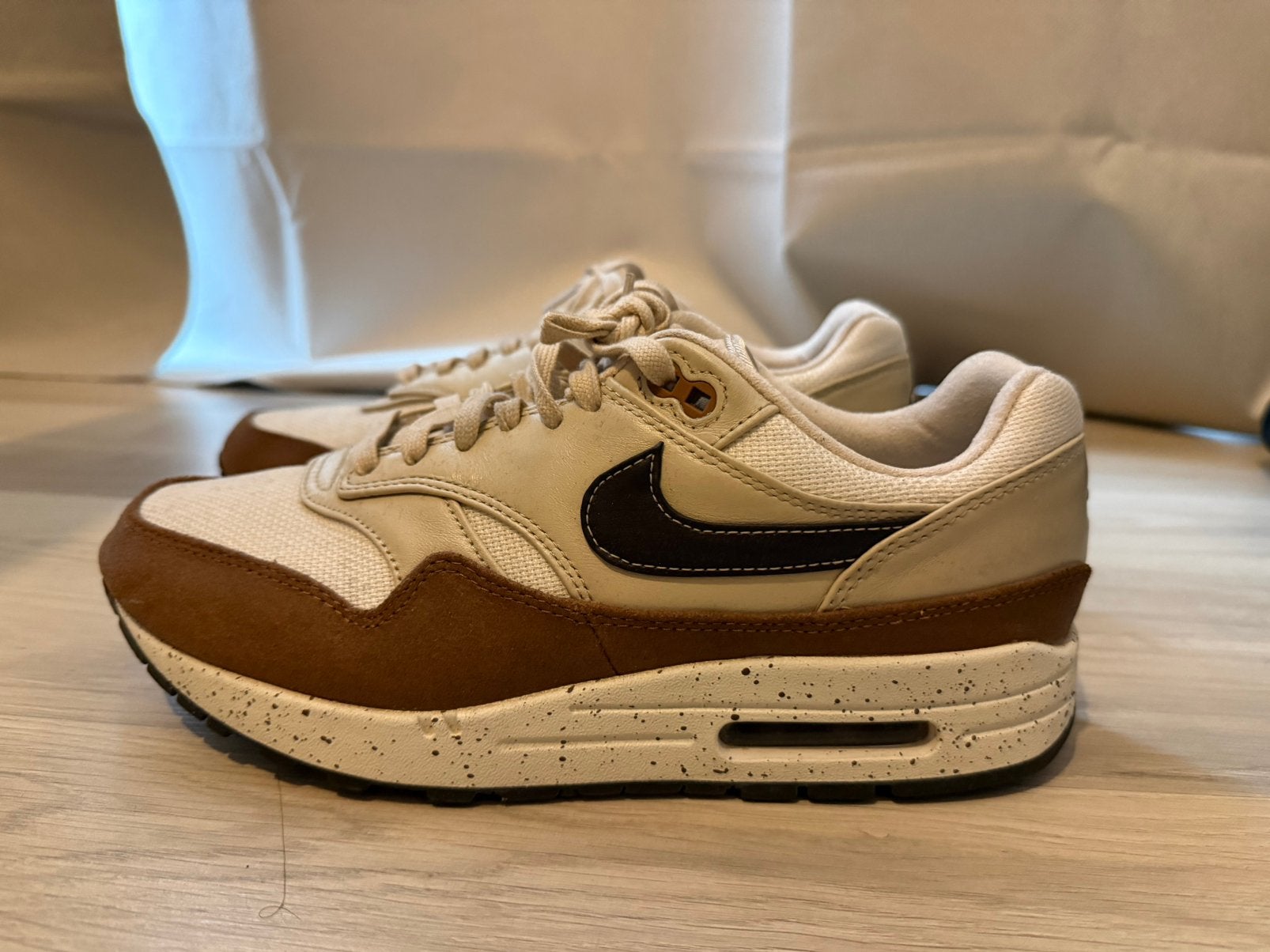 Nike air max 1 maat 42, Kleding | Heren, Schoenen, Ophalen of Verzenden, Zo goed als nieuw, Bruin