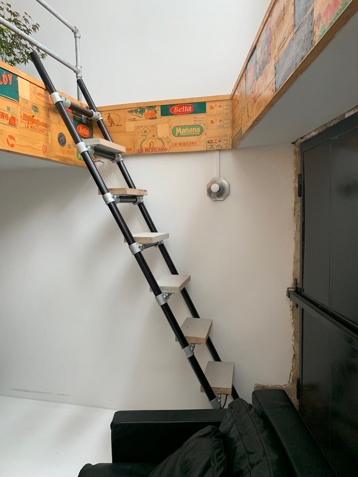 Stevige trap van stellage buizen - ruim 3 meter lang, Doe-het-zelf en Verbouw, Ladders en Trappen, Ophalen of Verzenden, Gebruikt