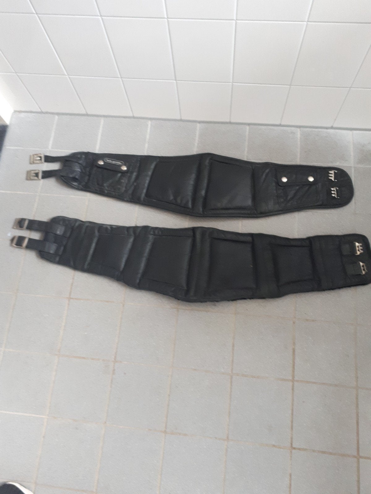 Twee nier banden, Ophalen