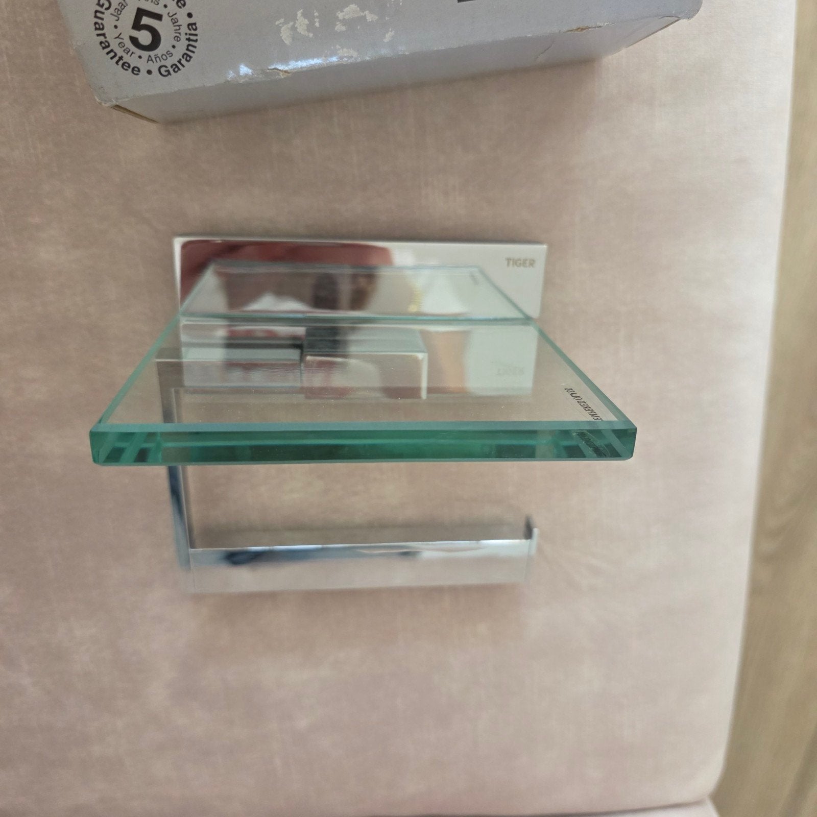 tiger toilet rolhouder safira nieuw met schade, Toilet-accessoire, Overige merken, Nieuw, Ophalen of Verzenden