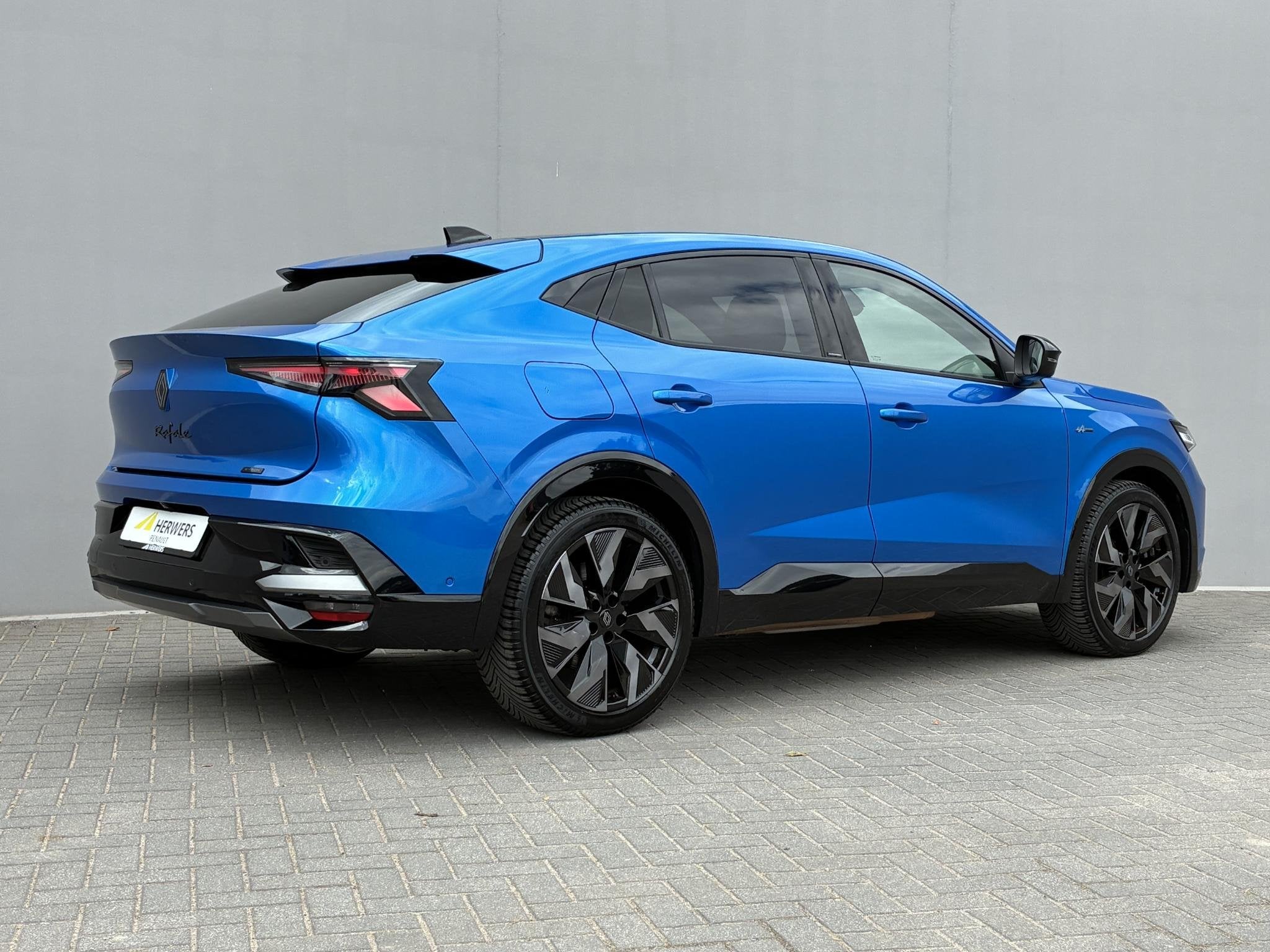 Renault Rafale E-Tech 4x4 plug-in full hybrid 300 esprit Alp, Auto's, Renault, Automaat, Gebruikt, 1199 cc, Blauw