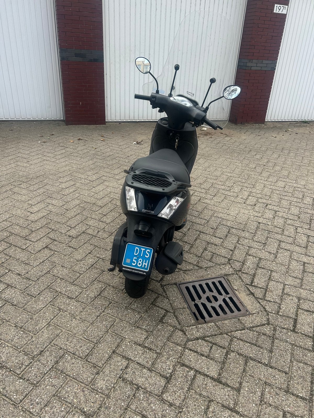 Piaggio Zip Scooter - Zwart, Goed Onderhouden, Fietsen en Brommers, Zip, Ophalen of Verzenden, Zo goed als nieuw, Benzine