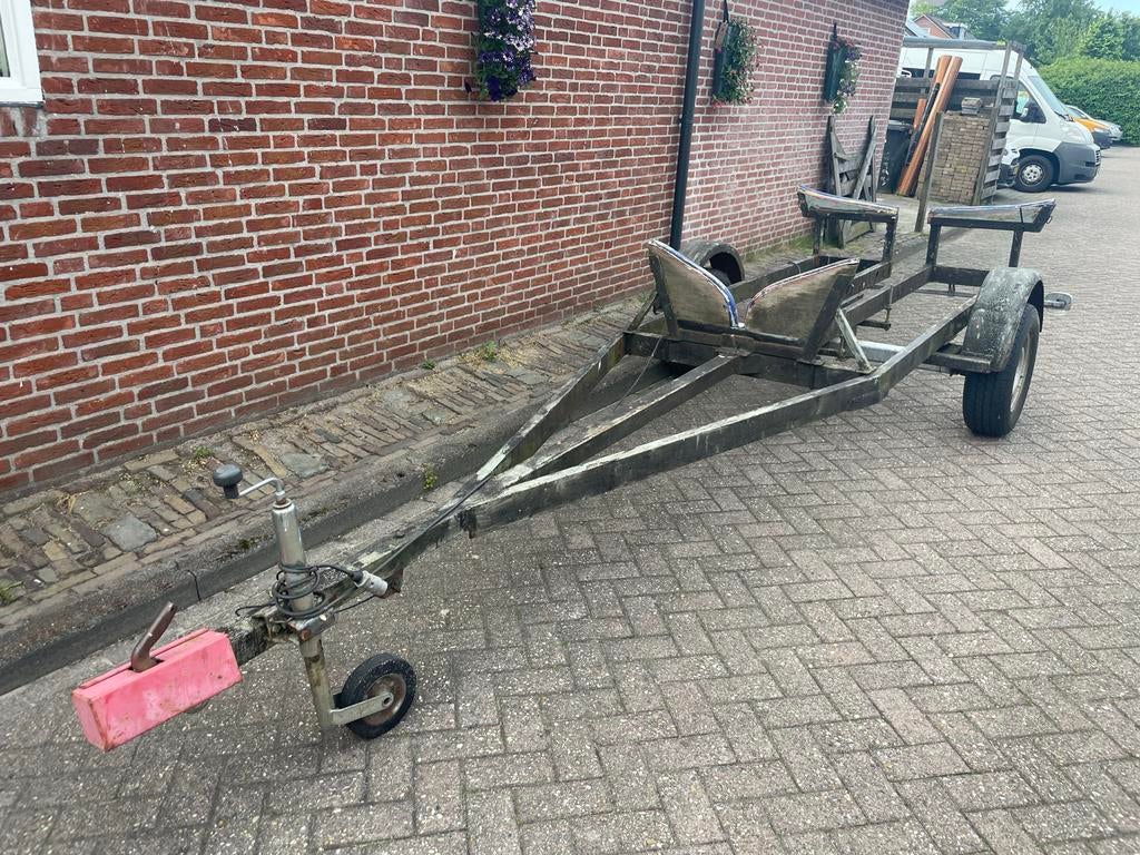 Randmeer trailer. Prima as en nieuwe banden., Watersport en Boten, Boottrailers, Ophalen, Zo goed als nieuw