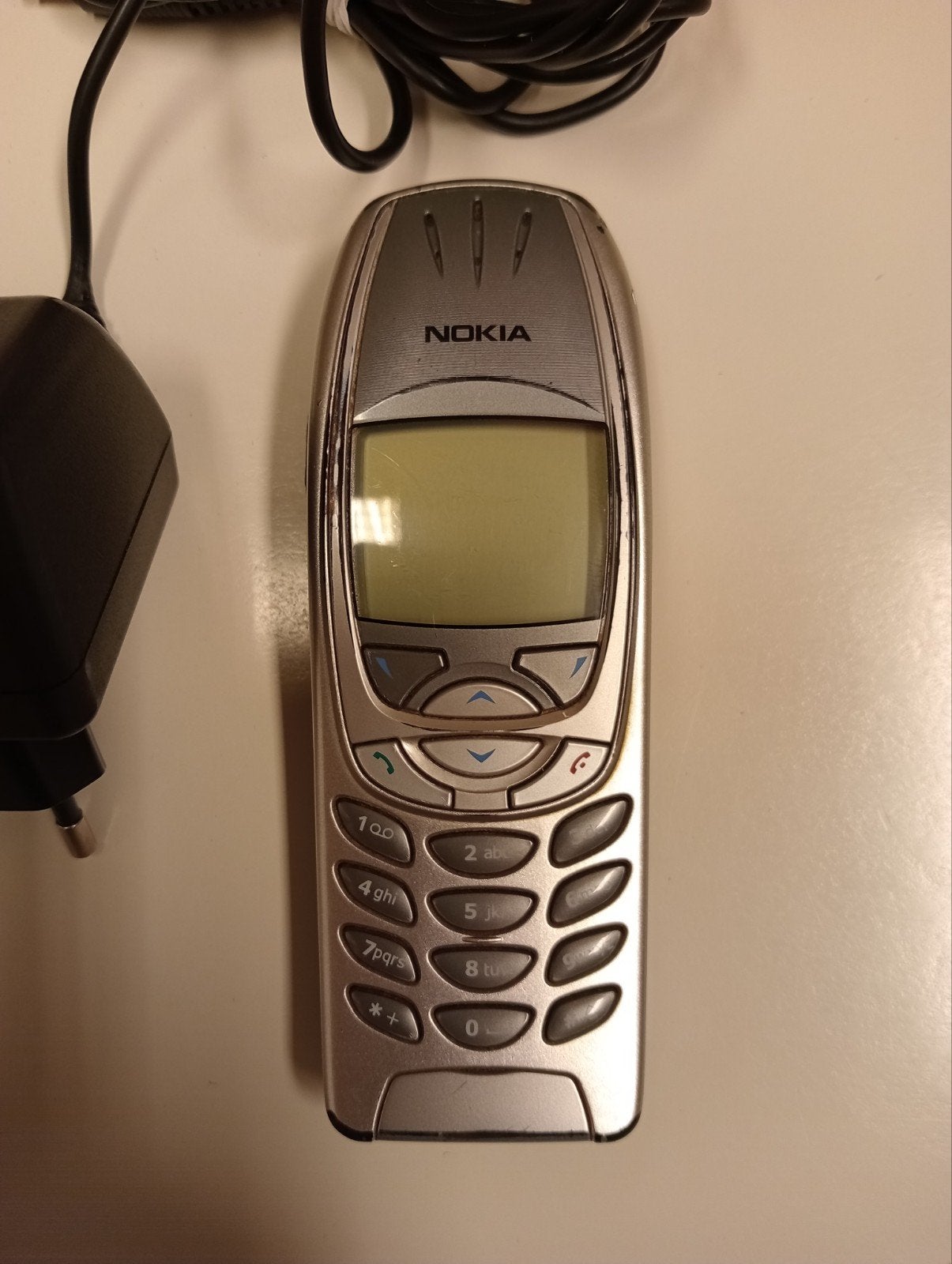 Nokia 6610 - Klassieke mobiele telefoon met oplader, Karaportti 2, 02610 Espoo, Finland, Gebruikt, Fysiek toetsenbord, Support@nokia.com